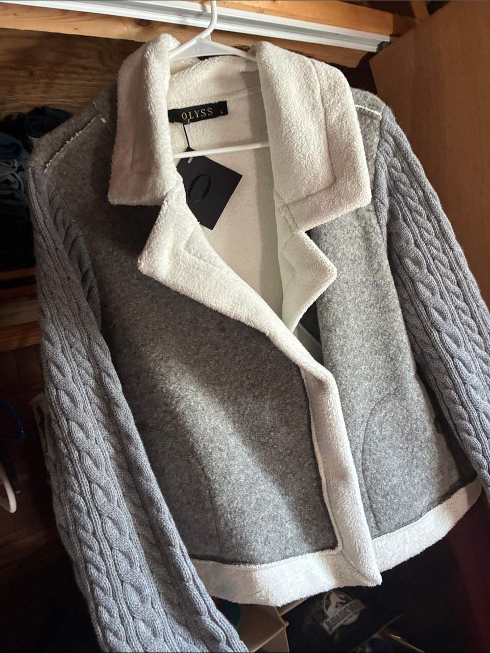 OLYSS super soft cable knit sleeve cropped sweater jacket NWT.
